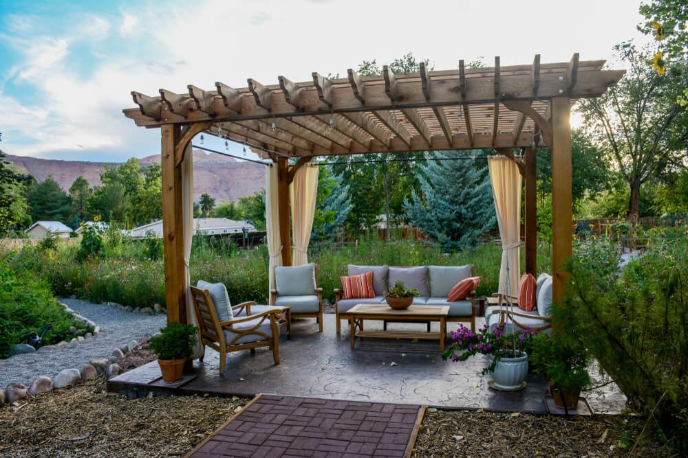 The-Difference-Between-Pergola-and-Gazebo
